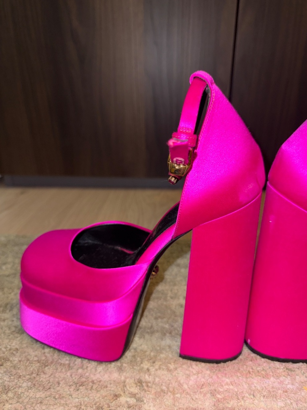 Versace Medusa Platform Pump (Fuchsia Satin) Size 37 - Picture 11 of 13